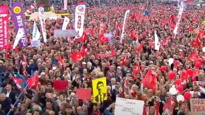 iktidar-istemi-meydana-yansiyor-rBAV41sd.jpg