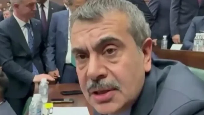 milli-egitim-bakani-yusuf-tekinden-444-aciklamasi-is-dunyasi-ara-eleman-temininde-gucluk-cektigini-YvfmOVGa.jpg