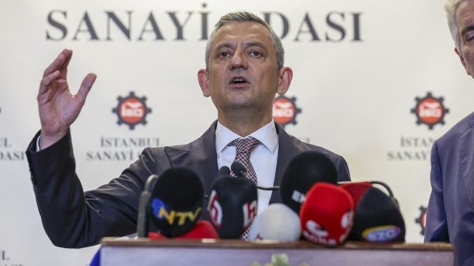 ozgur-ozel-canli-yayinda-cevapladi-dikkat-ceken-celik-yelek-karsiligi-AyViDx6b.jpg